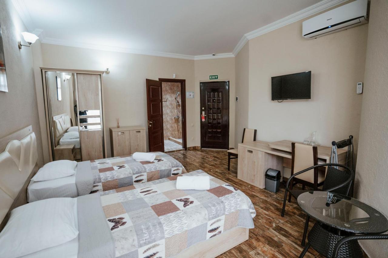 Hotel General บาทูมิ ภายนอก รูปภาพ
